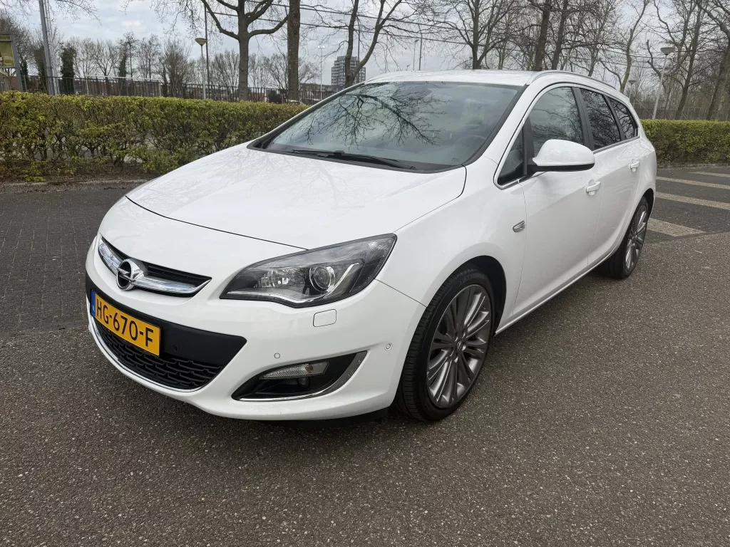 Opel Astra Sports Tourer 1.4 Turbo Sport +